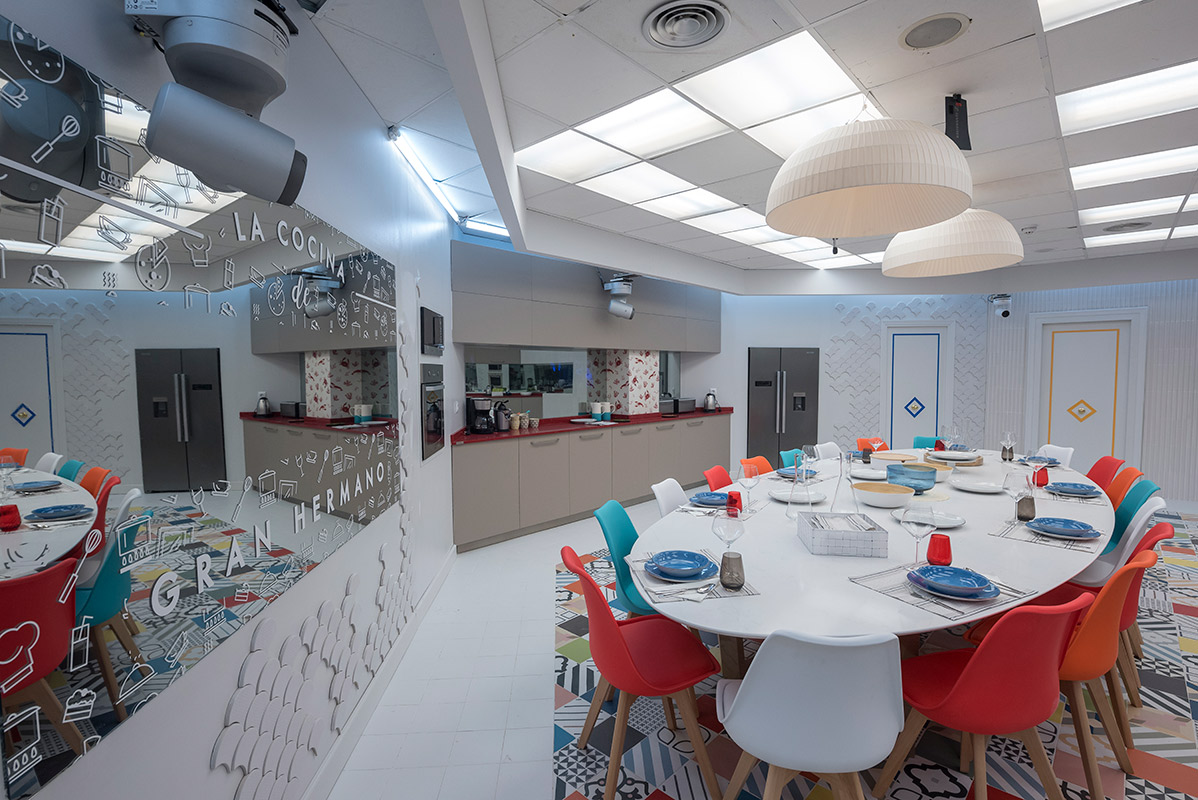 Imagenes Natucer coats the house of Big Brother Revolution