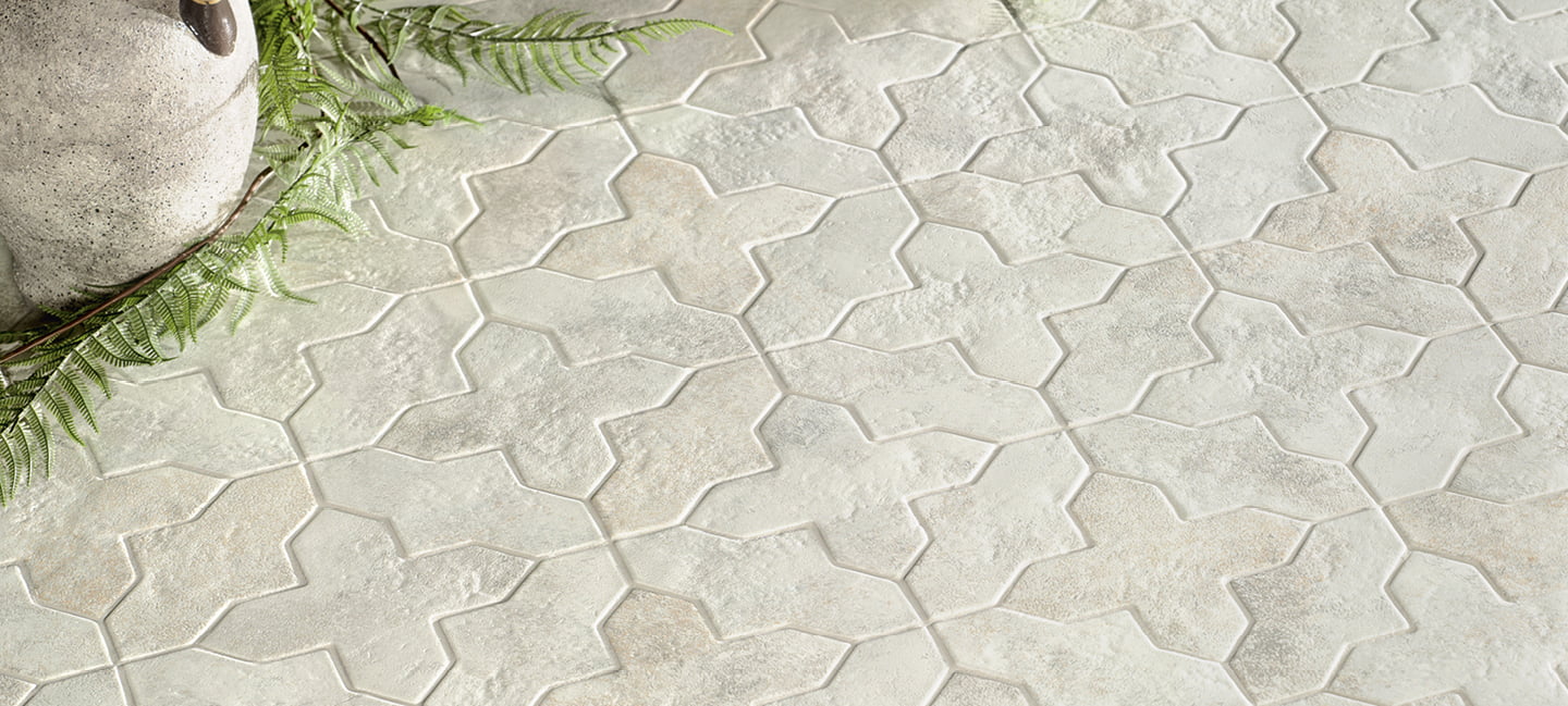 PETRA LOOP WHITE 18x6,2 · 7''x2,5''  ·  PETRA CROSS WHITE 15,5x15,5 · 6''x6''