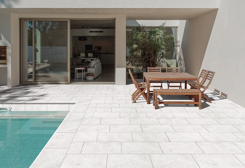 PIEDRAS DEL BRUC BLANCO 45x67,5 · 17,7''x26,5''