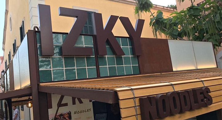 CONTINUAR LEYENDO SOBRE IZKY