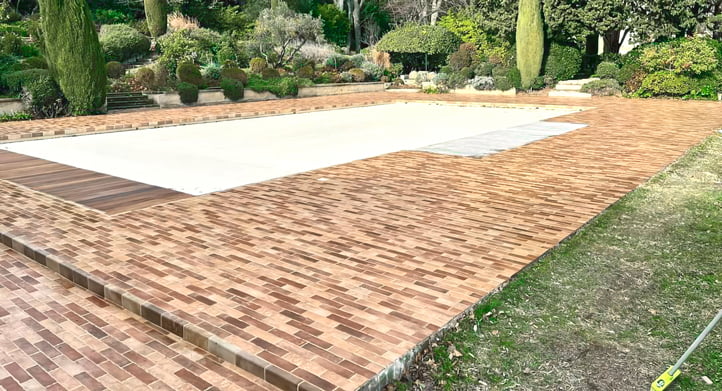 CONTINUAR LEYENDO SOBRE Piscina Residencial Boston Brick