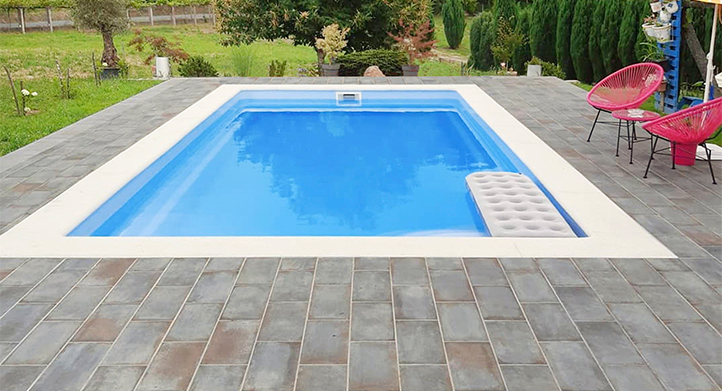 CONTINUAR LEYENDO SOBRE Piscina Residencial D Anticatto Azurro