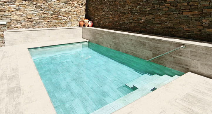 CONTINUAR LEYENDO SOBRE Piscina Residencial Legno Antiquo